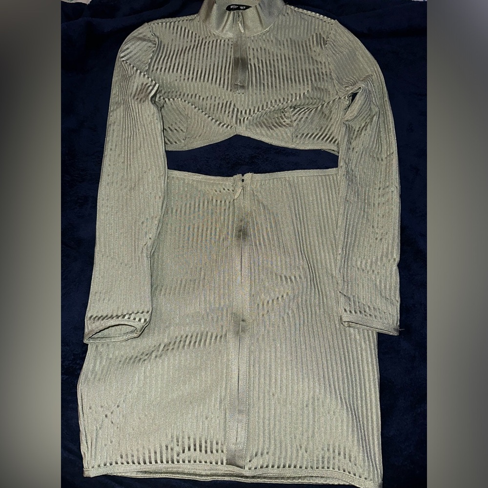 Olive 2 piece outfit size US 8. Missguided